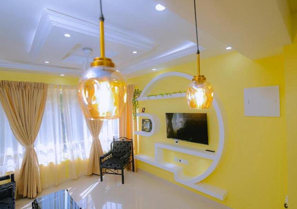 Fatona Apartment | 1 Bed Apartment Sleeps 2 - Pool Parking Balcony