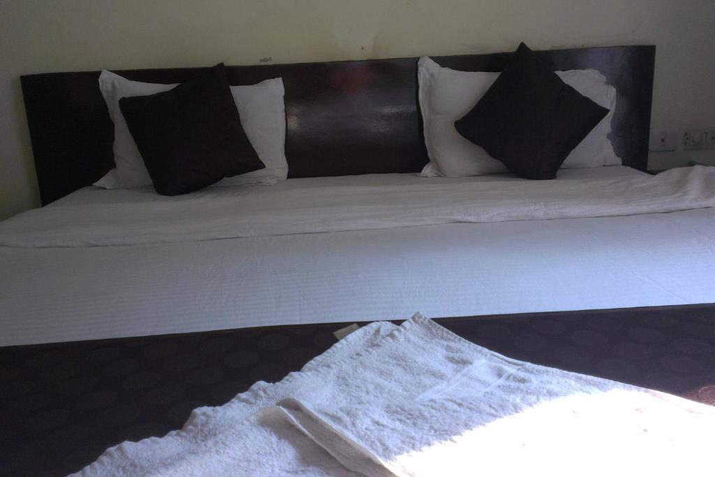 Kalyani Nagar Apartment | 1 BR Apartment in Kalyani Nagar, Pune, by GuestHouser (9F74)