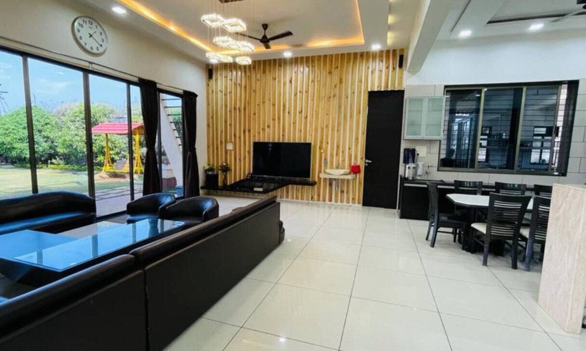 Lonavala House | #1 Lavish & Huge 5bhk Villa "60 ML Chalet" 35 ppl