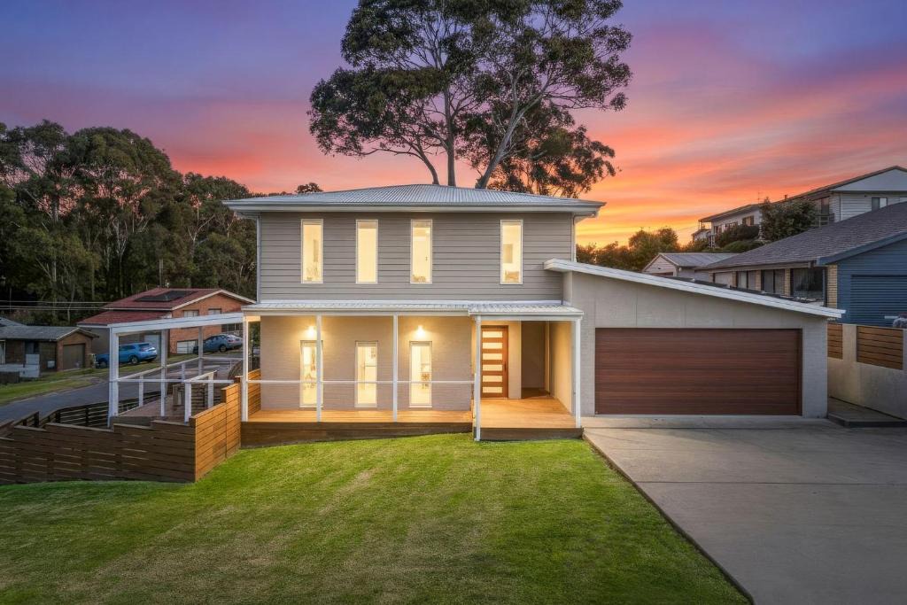 Narooma House | 12 Collins Cres, Narooma