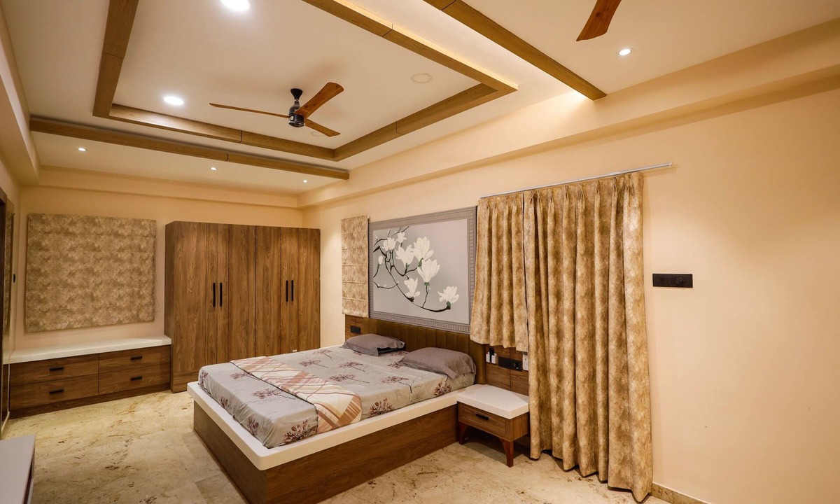 Mahmoorganj Apartment | 2-bedroom spacious apartment with large TV, AC, WiFi nr Kashi Vishwanath Temple