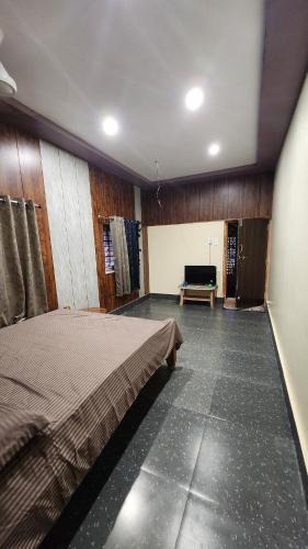Harigar House | 20 mins from yana caves A peaceful farmhouse with greenery and pool