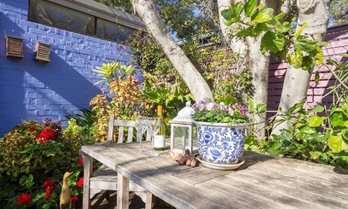 Annandale House | 205 Young St Sue