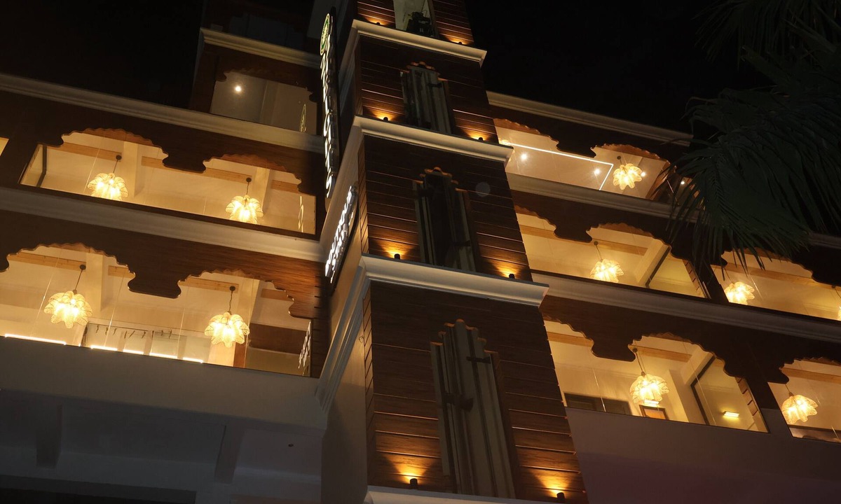 Bullawala Hotel | 22 Heights