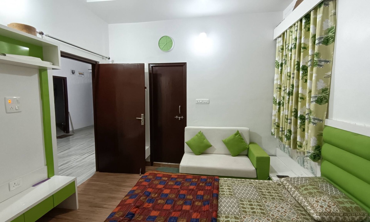 Fatehpura Condo | 3 Bedroom Condo near Fatehsagar Lake