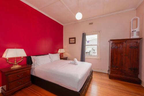 Northcote House | 3 Bedroom Unit in the Heart of Beautiful Northcote