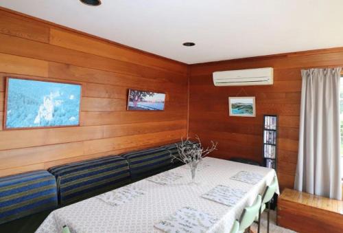 Mallacoota House | 37 Brady Street