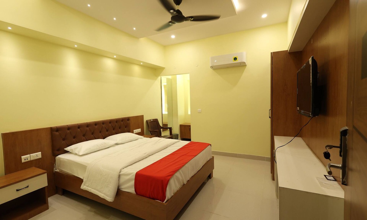 Rushikonda Hotel | 38 A/C Rooms, Wedding Hall SB Square. Near to Sai Priya and A1 grand.