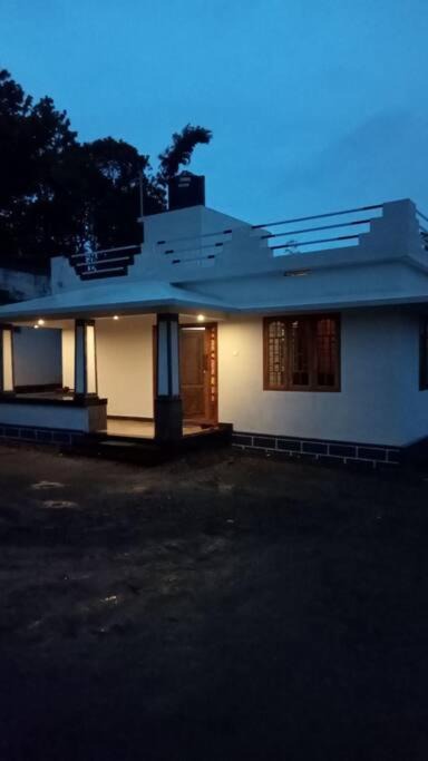 Varagampadi Apartment | 3bhk house with valley view