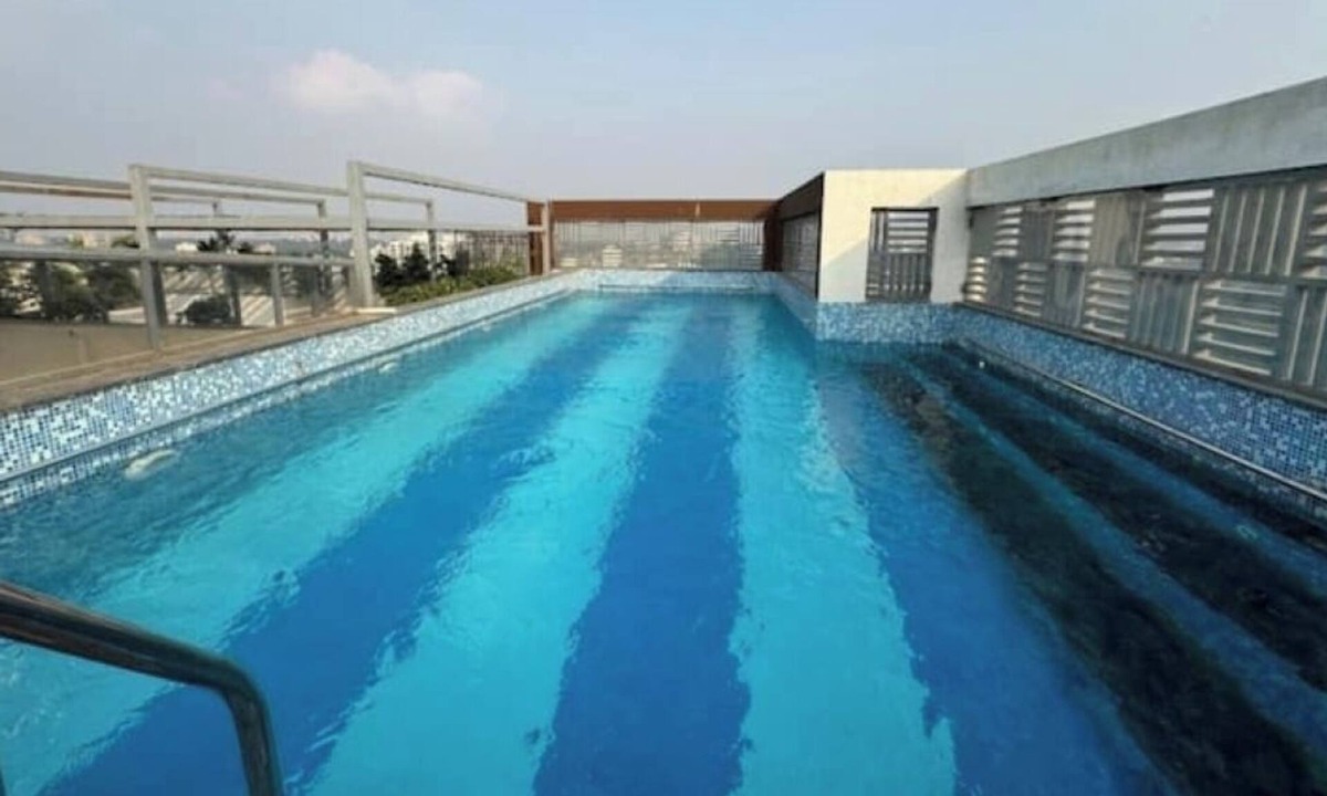 Baner Apartment | 3bhk with Skylounge & pool