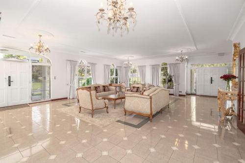 O'malley Villa | 4Br Mansion with Classic Charm in Embassy Precinct