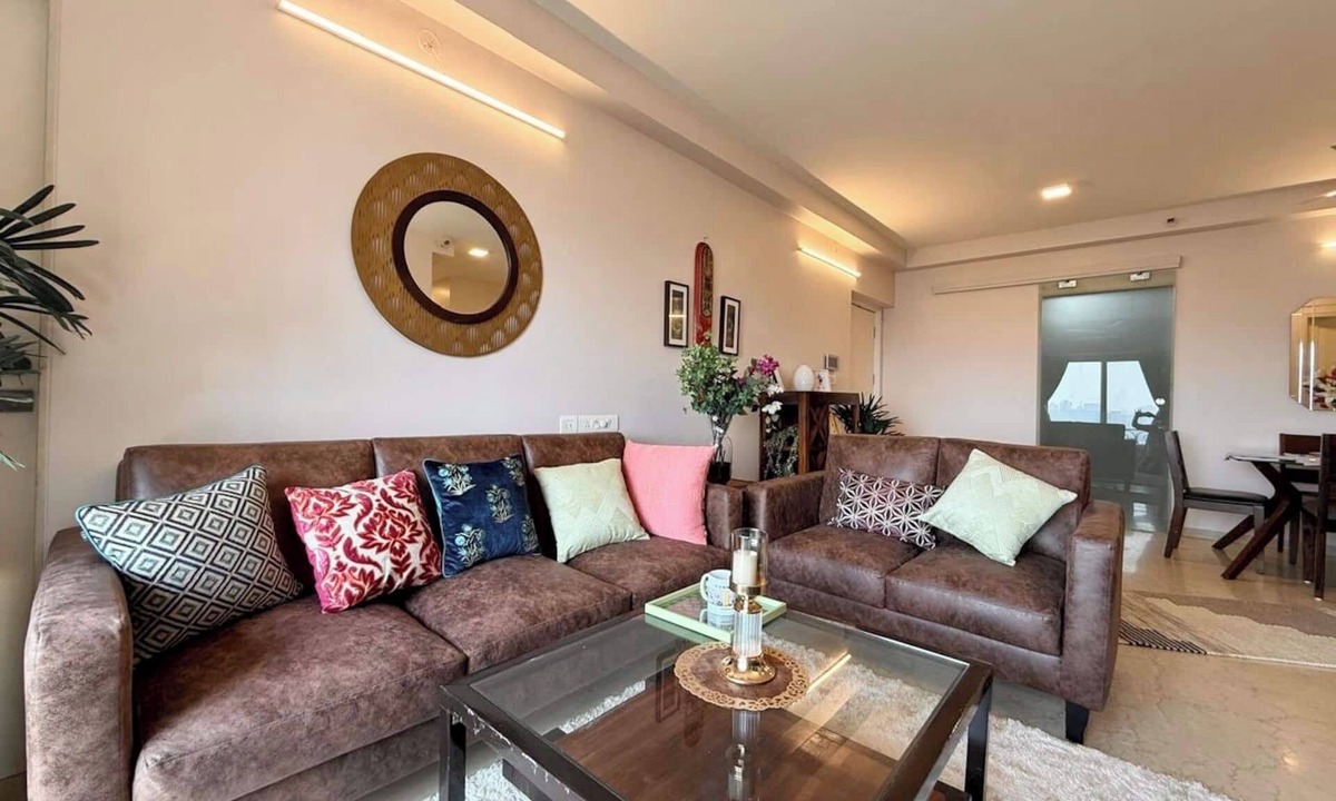 Bandra East Apartment | 5 Star Luxury ✪ Pool, Gym ✪ Near Airport ✪ BKC ✪