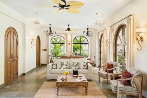 Siolim Villa | 5BHK Lux Villa by Goaquarters Pool Butler Siolim