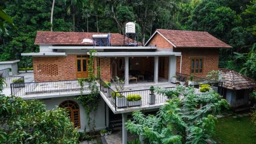 Sulthan Bathery House | 5BR Plantation Villa with Private Pool for Family