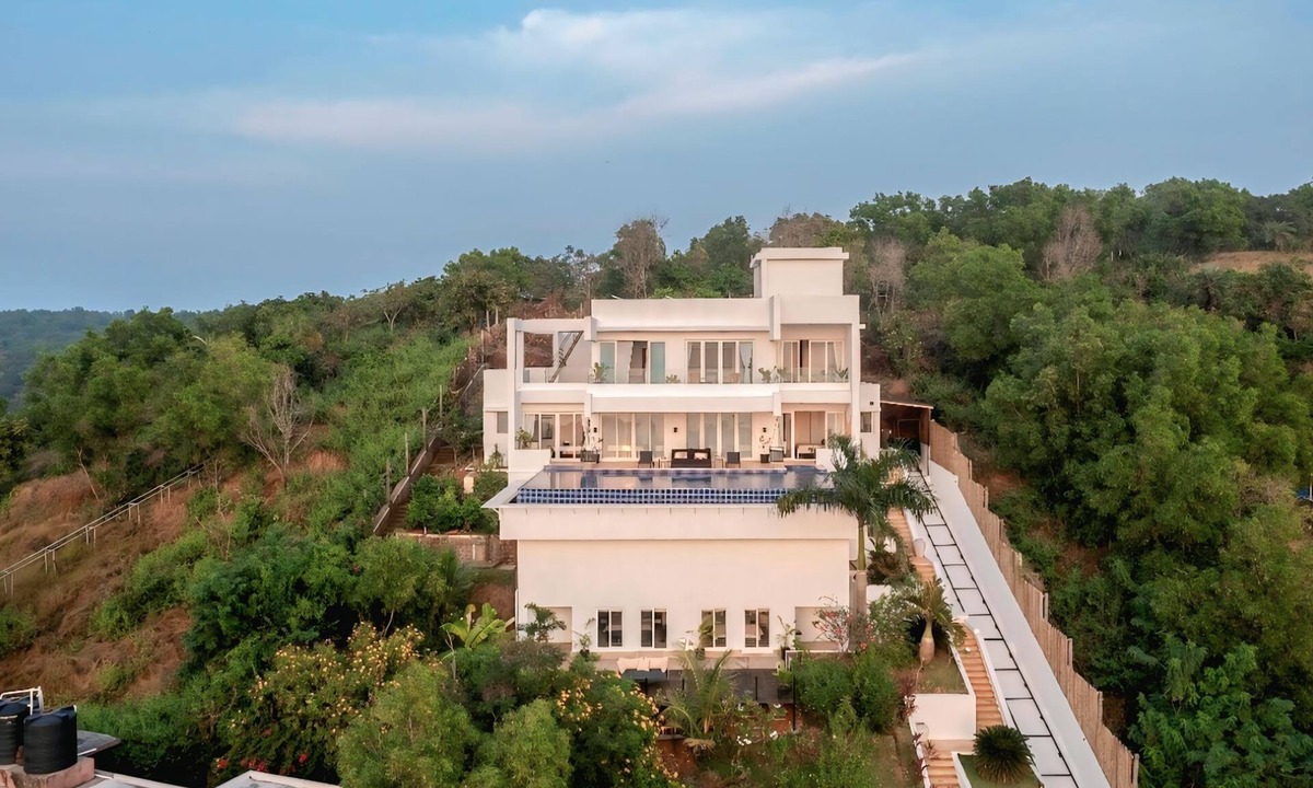 Morjim Villa | 7BHK Seaview Villa w/Infinity Pool & Ropeway Lift