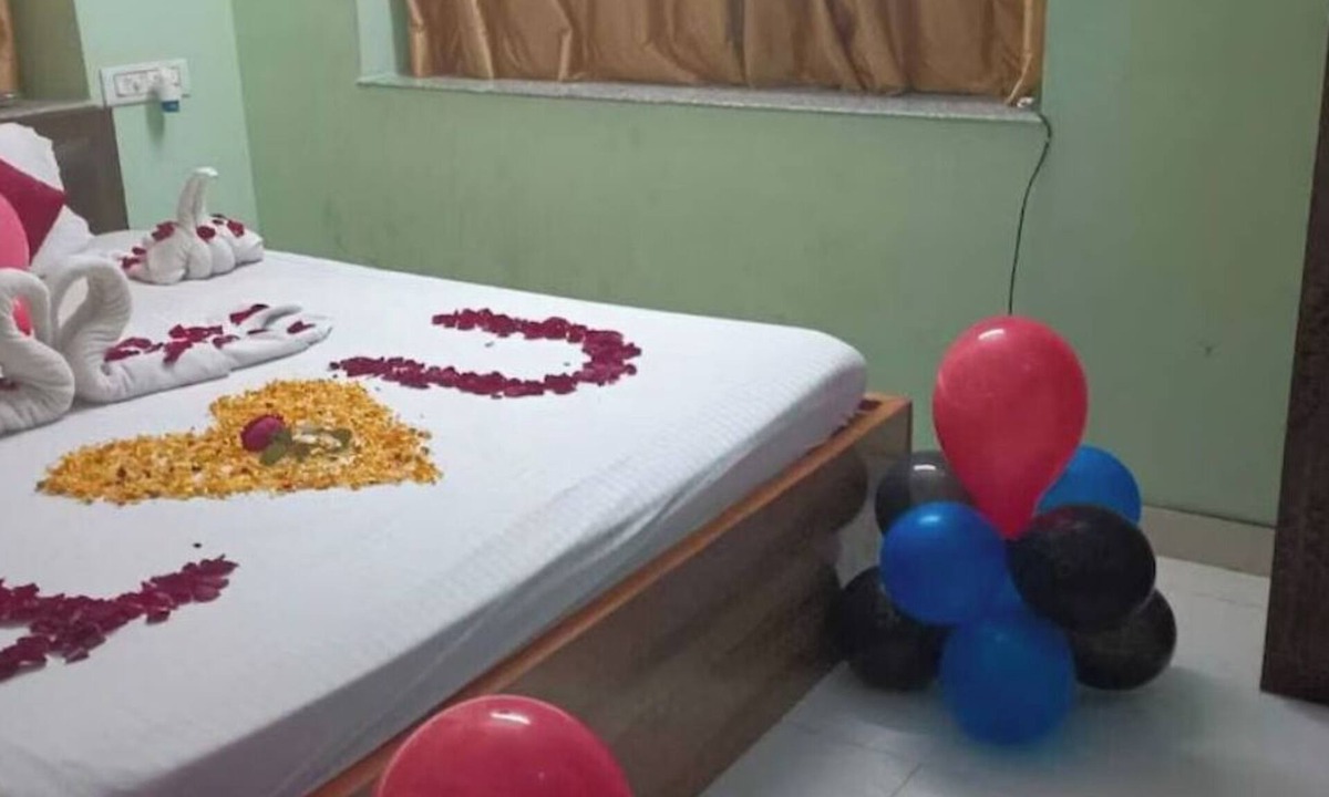 Sector V House | 9-bedroom building in fabulous Kolkata with WiFi, fitness room, AC