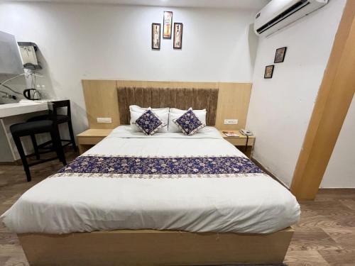 Shyam Nagar Apartment | A N Studio Room, The Grand Anukampa