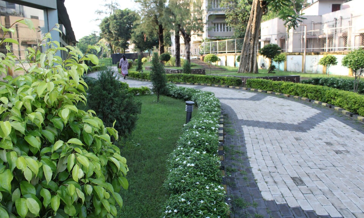Sector 1 House | A well planned area free from noises , pollution.