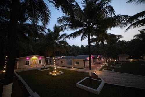 Murudeshwara Hotel | Aarna Coastal Resort