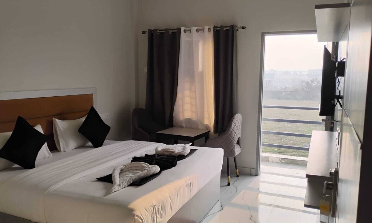 Mayapur Hotel | Aastha Guest House