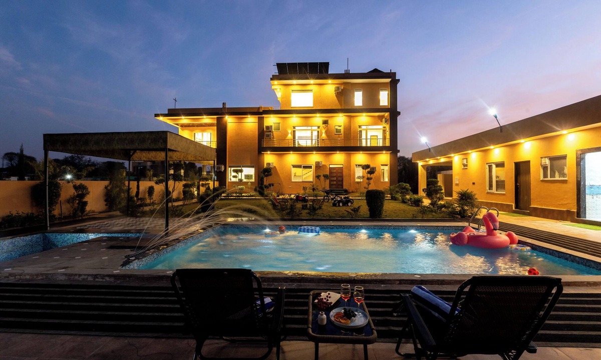Amer Apartment | Abhinandan Farm by ELIVAAS