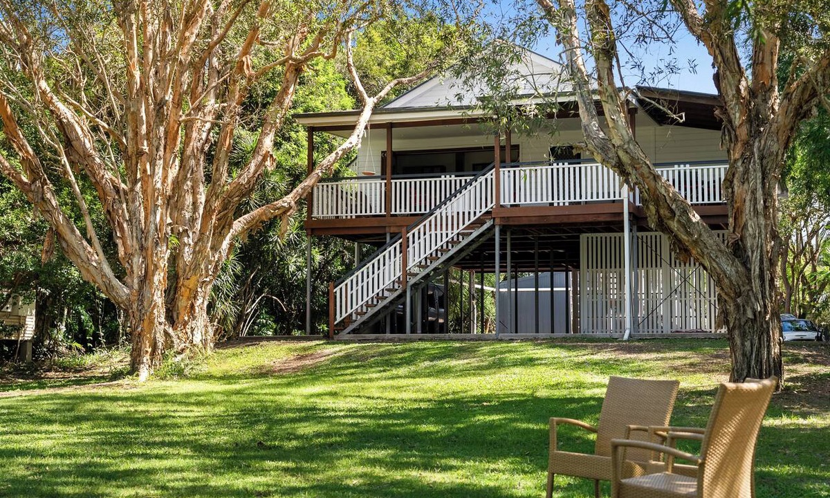 Ocean Shores House | Absolute River Front & Views - Close to beach and shops