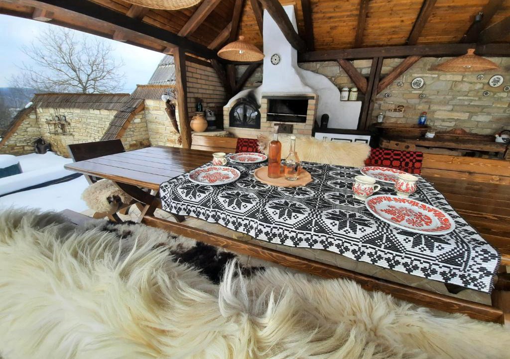 Mintiu Gherlii House | Acul în carul cu fan