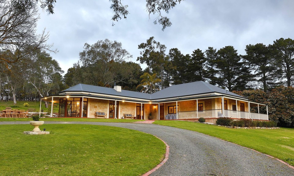 Balhannah House | Adelaide Hills Country House Luxury Escape - Balhannah