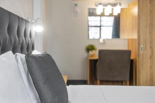 Adelaide Central Business District Hotel | Adelaide Paringa
