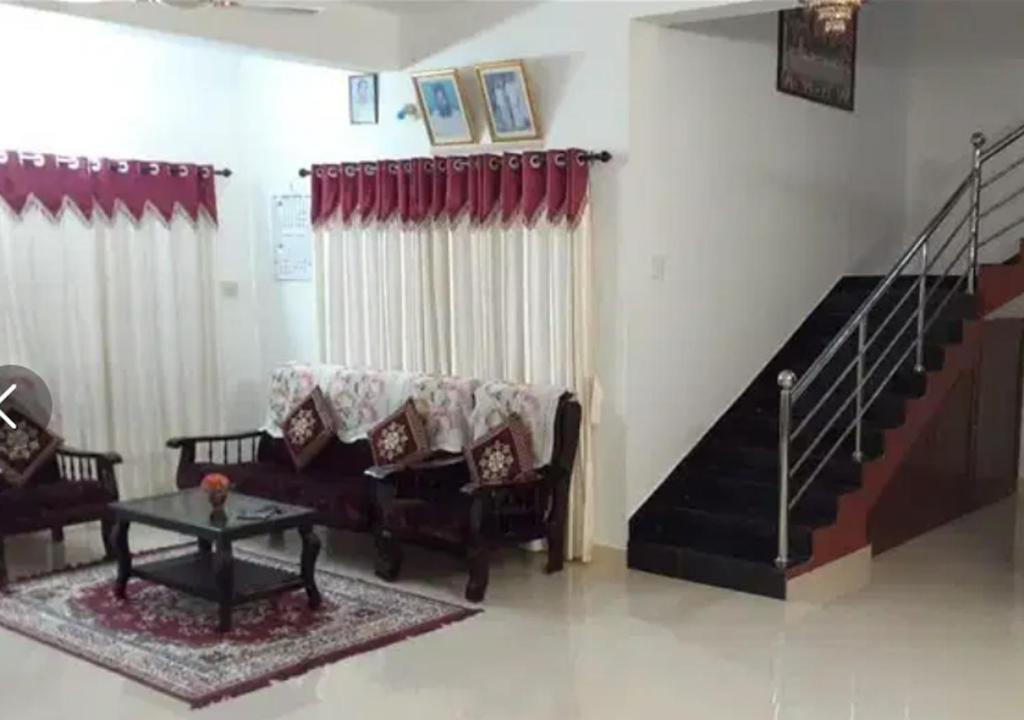 Palakkodu Bed & Breakfast | Aggy Nest B&B