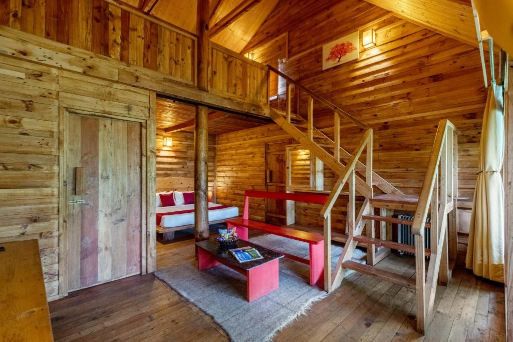 Kandaghat Villa | Alaya Stays Duplex Cottage with Tree House - Suro Woodcrest Chalet
