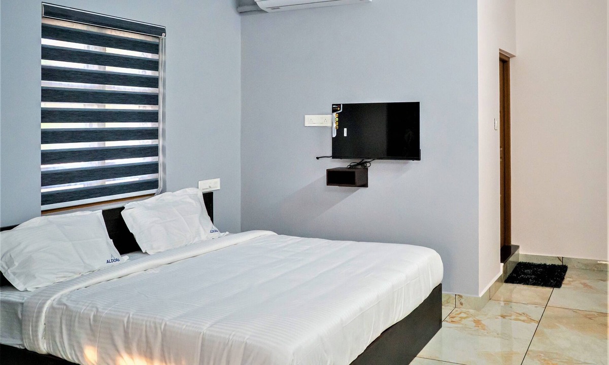 Nedumbassery Hotel | Aldora Airport Residency