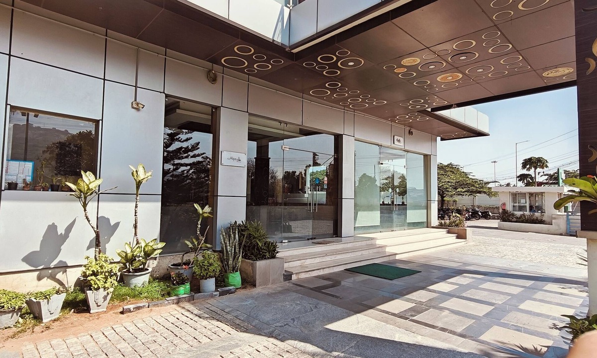 Krishnagiri Hotel | Alps Residency-A Bergamont Hotel