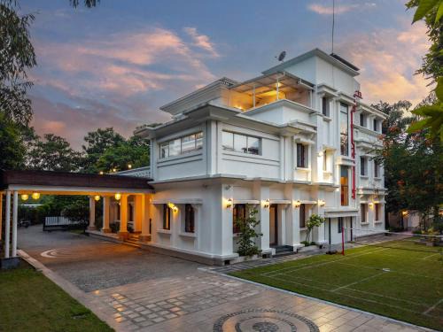Khattalwada Villa | amã Stays & Trails - Hermitage Villa, Kolkata