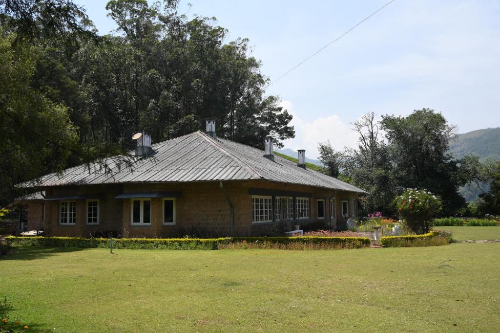 Munnar Villa | Ama Stays and Trails Tea Estate Bungalows , Munnar