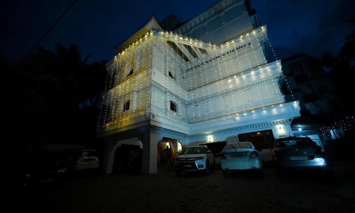 Thalassery Hotel | AMAN Residency