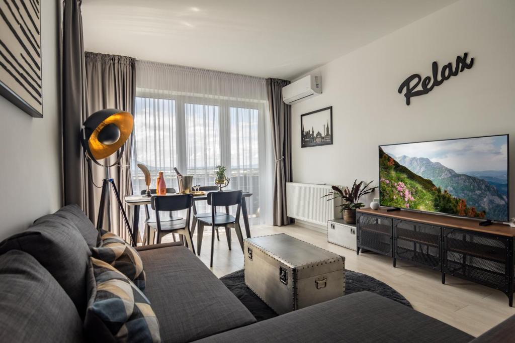 Tractorul Apartment | Amazing Condo in Brașov by Valentino - Free Garage Parking