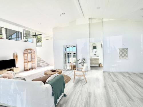 Maroubra Villa | Amazing Ocean Villa close to Natural Rock Pools
