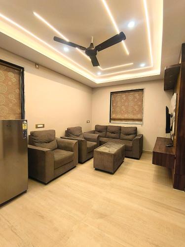 Hyderabad Apartment | An Exquisite New Luxury One Bedroom Penthouse at Mio Hotel Madhapur