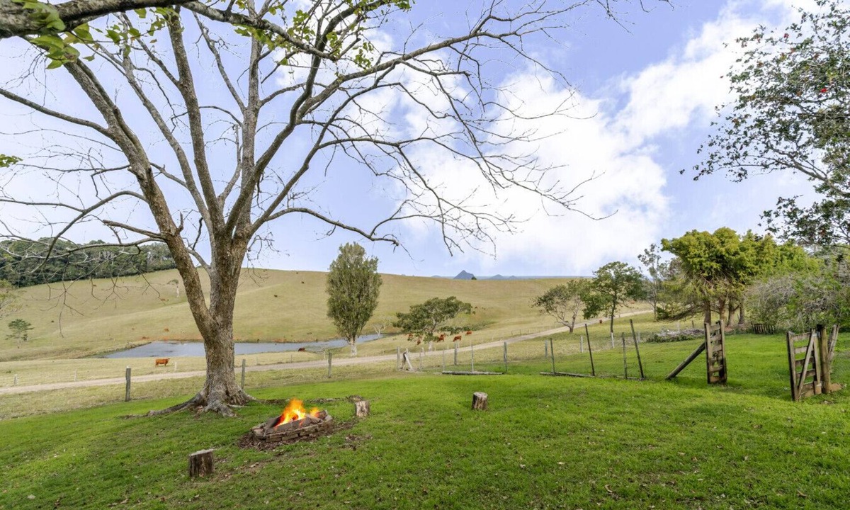 Wootha House | Anderlaine @ Maleny - With views of the Glass House Mountains