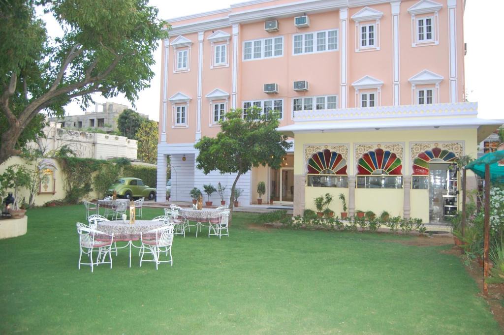 Bani Park Hotel | Anuraag Villa