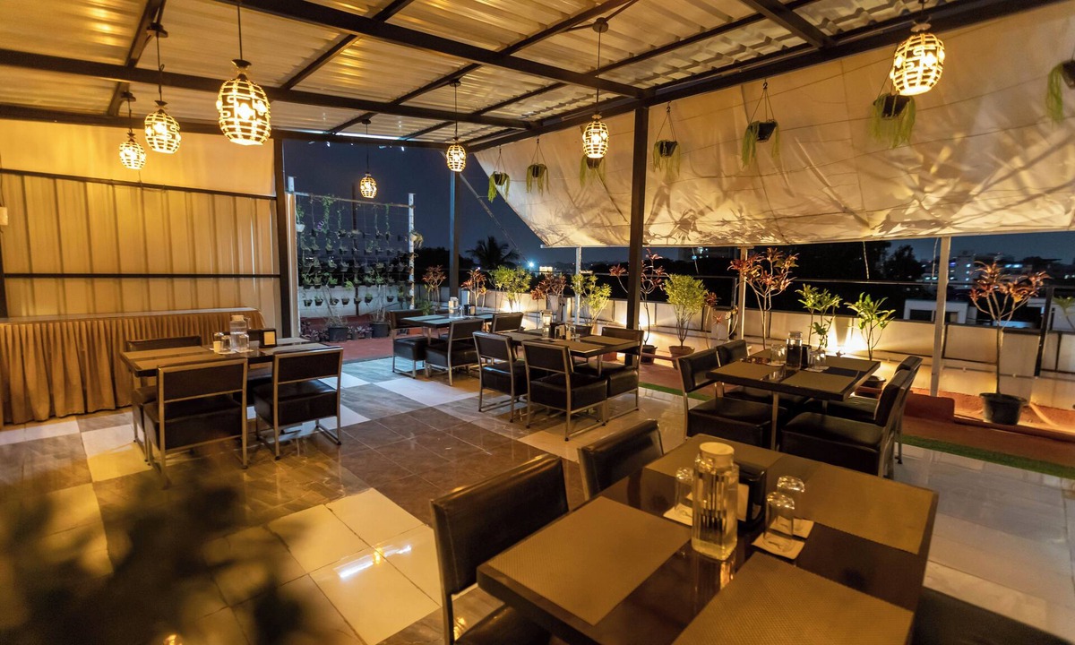 Domlur Hotel | Apollo Greens
