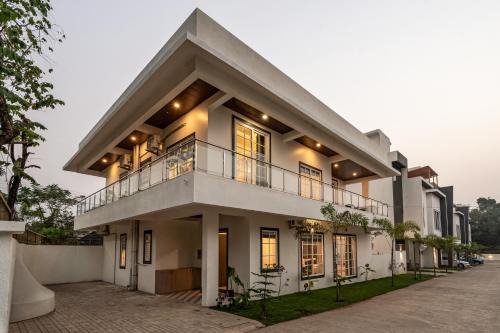 Colvale Villa | AQUA VERDE- 3 Bedroom Townhouse wd Pvt Pool & Terrace