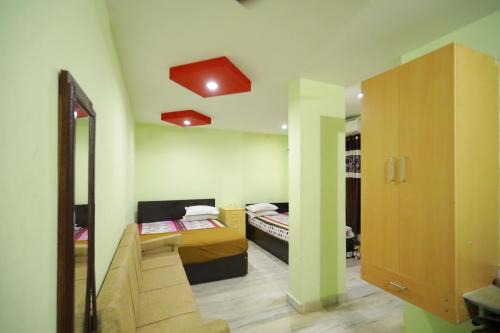 Thrippunithura Hotel | Arackal Tourist Home