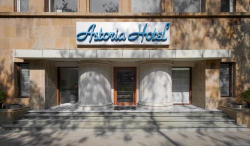 Churchgate Hotel | Astoria Hotel