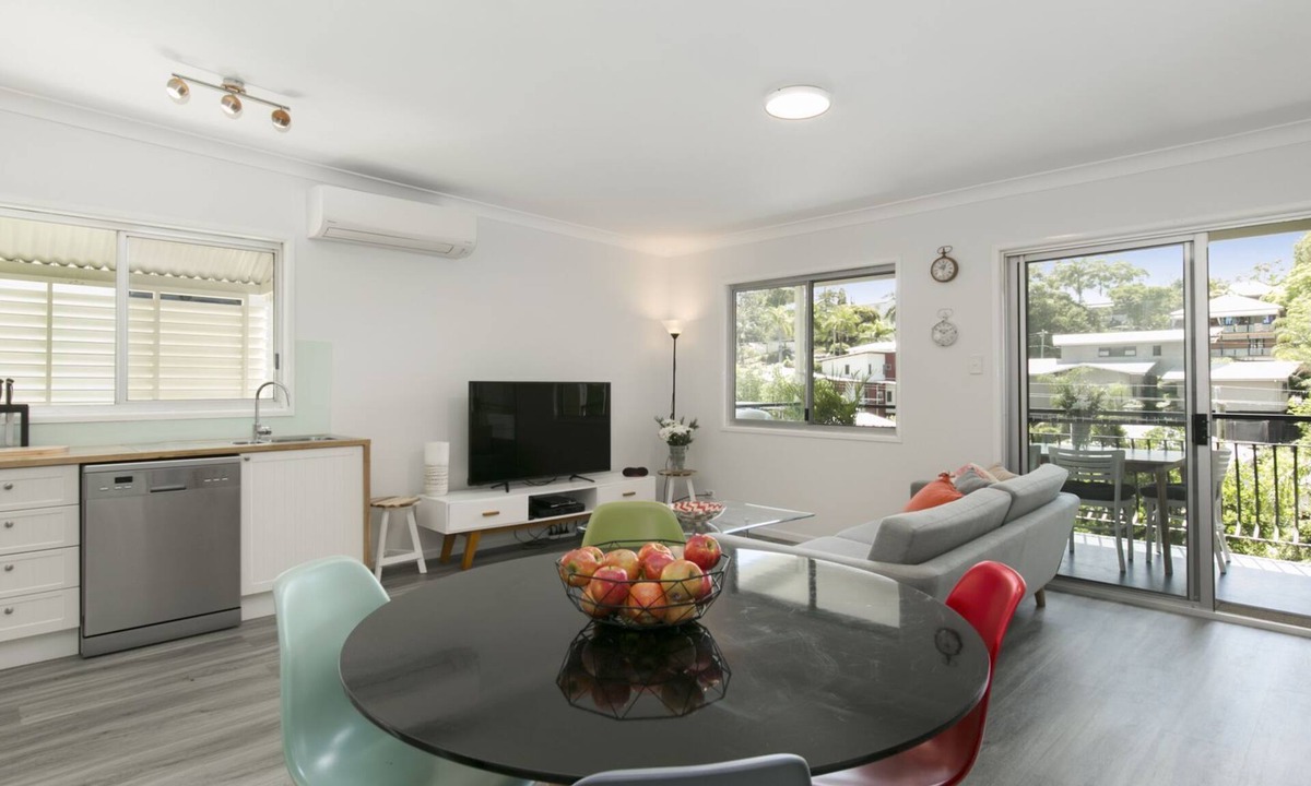 Auchenflower Apartment | Auchenflower, Tallywood Apt 2 - Pet Friendly/Family Friendly