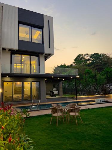 St.Stanislaus Villa Villa | Aviran Villa 5BHK - Jacuzzi House