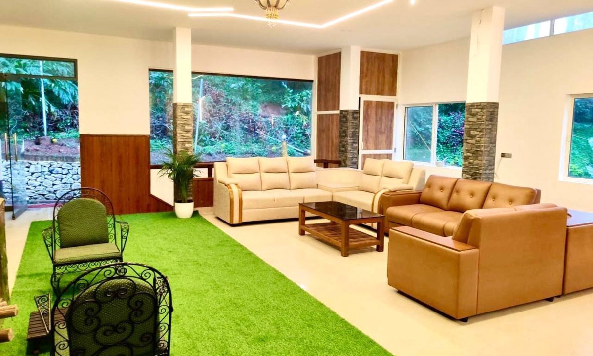 Pallivasal Bed & Breakfast | Ayur Mount Resort & Spa