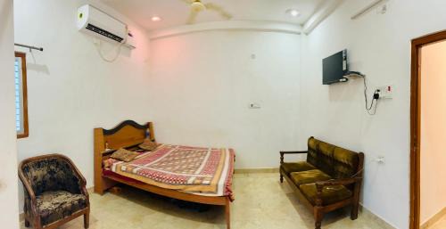 Bansdih Hotel | Ayushman place