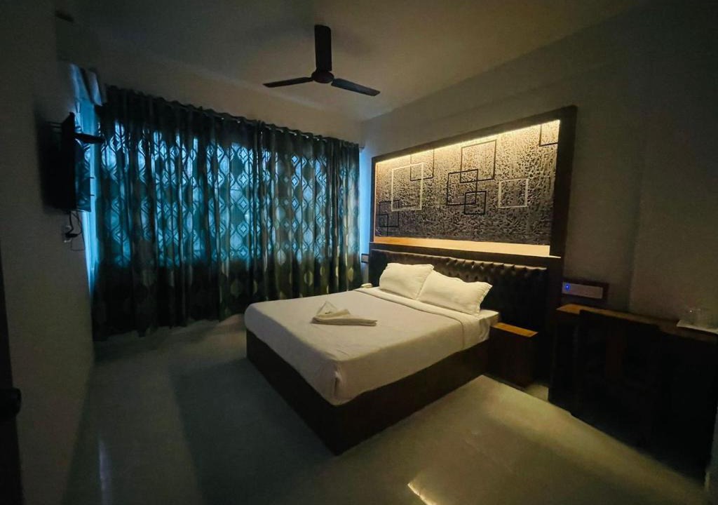Kalasipalya Hotel | B SIX HOTEL